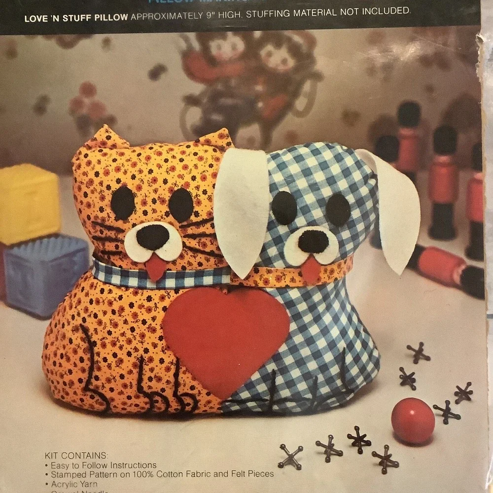 Avon Creative Needlecraft Love N Stuff Pillow Making Kit Calico Dog & Cat